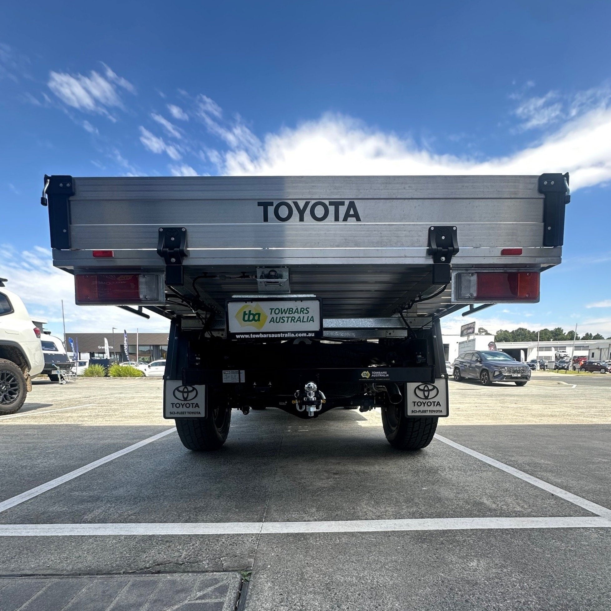 Toyota HiLux 2wd & 4wd Hi-Rider Cab Chassis Without Bumper 09/2015 - On - Towbar Kit