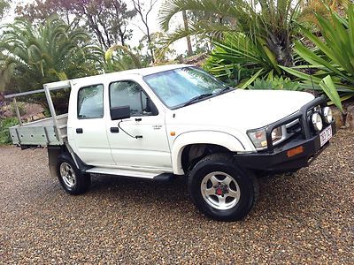 Toyota HiLux 4wd Cab Chassis Without Bumper 10/1983 - 03/2005 - Towbar Kit