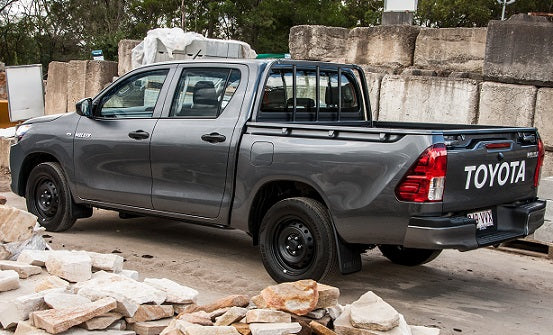 Toyota HiLux 2wd & 4wd Styleside Tub Body With Bumper 09/2015 - On - Towbar Kit